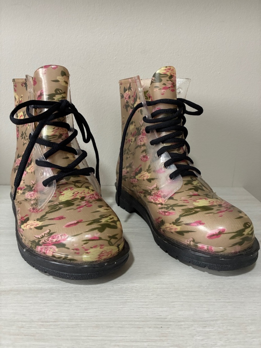 Floral Lace-Up Rain Boots - Pink Floral rubber in size 7
